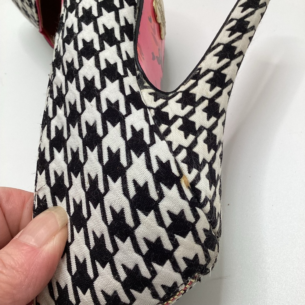 Betsey Johnson Taylr Black Houndstooth heels. Size 7.5 - Picture 12 of 13
